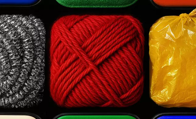 奧斯卡影后楊紫瓊新作《魔方小姐》概念海報首度曝光。