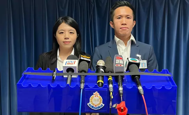 警方油尖警區刑事調查總督察李祈晉及刑事調查隊第五隊督察蘇倩怡向傳媒簡報案情。