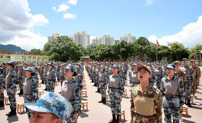 香港青少年軍事夏令營暨香港大學生軍事生活體驗營舉行閉營典禮。