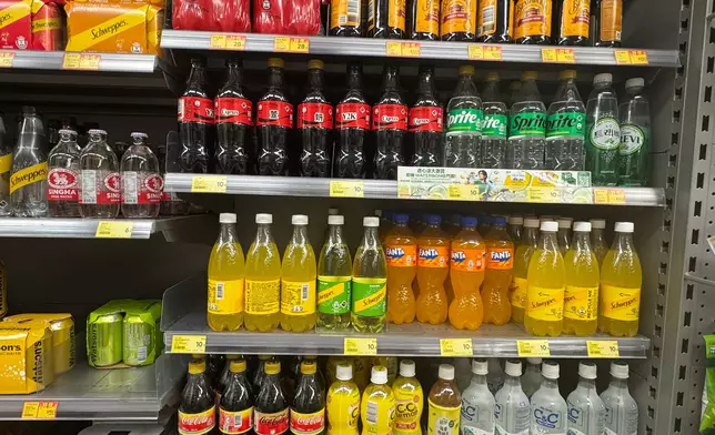 超市貨架已無七喜和加系可口可樂。巴士的報記者攝