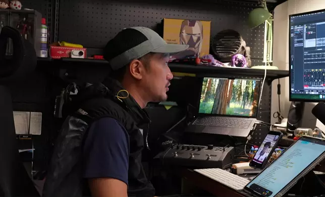 吳浩康（Deep）透過視像通話長途指導趙一霖。