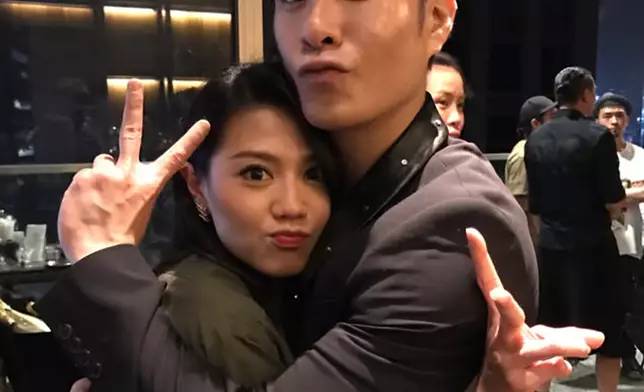 二人在戲外亦好老友。