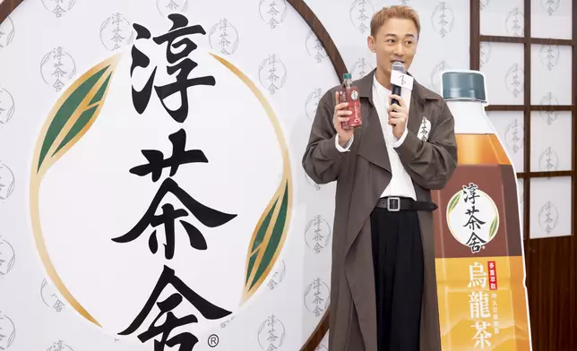 林峯今日（8月12日）現身尖沙咀出席「淳茶舍®茶感試終極戰」活動。