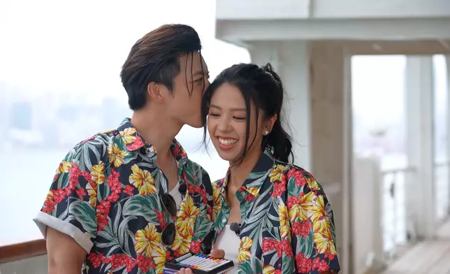 相約年老後也一起共舞，充滿了甜蜜的氛圍。