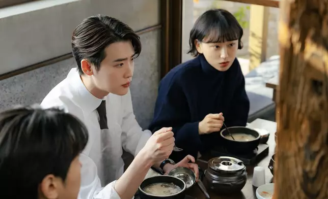 柳惠英飾演「飯局組」實際主導者裴文婷。Disney+提供圖片