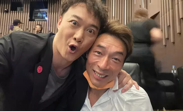 許志安表示：「感受好深，鏡頭前都係好真實嘅佢，兩三年前，我都有fear嘅時候，佢寫咗首歌俾我，我好佩服佢，佢生病過程當中，仍然可以咁強。」