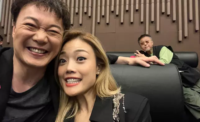 容祖兒表示睇完之後，真正感受到Eason是一個將生命奉獻給工作的一個藝術家。