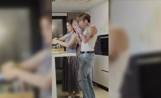 軒仔與Christy準備甜品有板有眼，Tyson竟然搗亂偷喝食 材，更被軒仔拍下「罪證」？