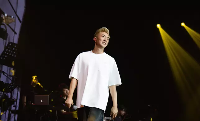 每日嚴格健身。