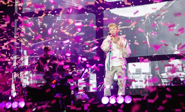 安排金曲串燒。