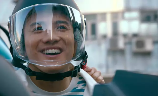 呢場騎電單車戲，簡直係顏值大放送。