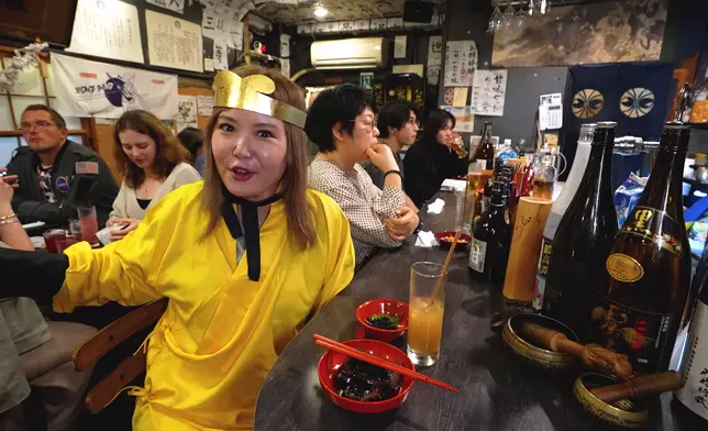 每晚店內Live頌經宏揚佛法。