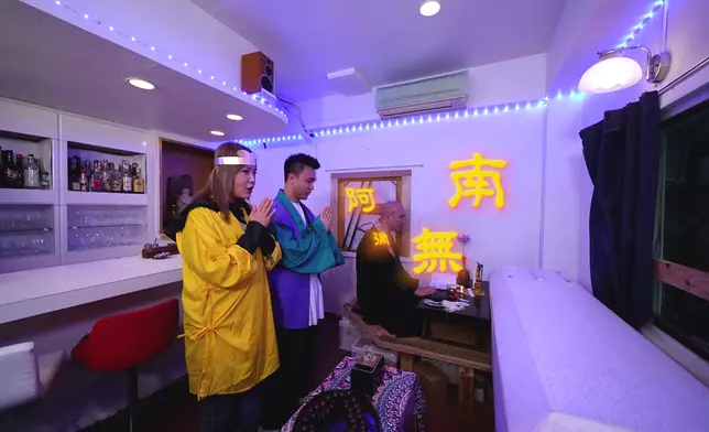 1,000日圓提供入棺及和尚頌經服務。