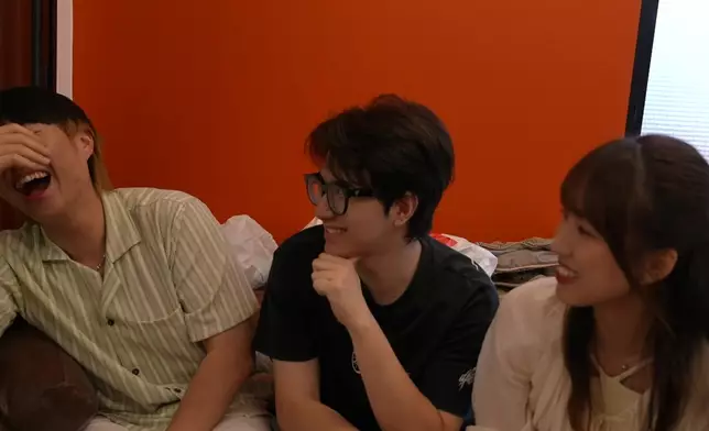 片段可見組員們感情相當好。