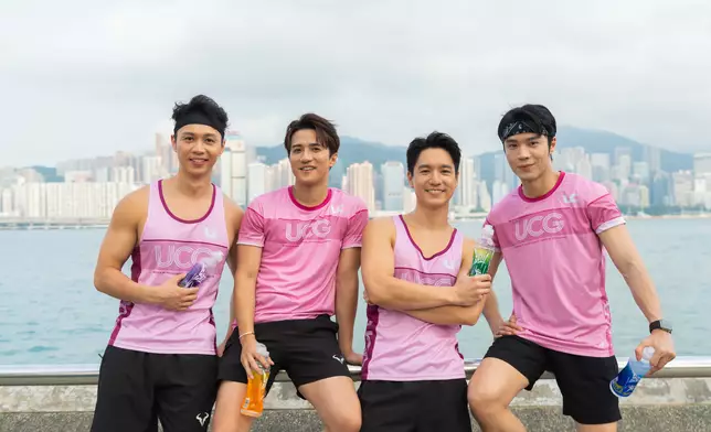 「農夫山泉」旗下的優質運動飲品「尖叫」邀得TVB四大型男丁子朗、李爾晨、黃庭鋒及吳偉豪齊齊騷肌拍攝宣傳照。