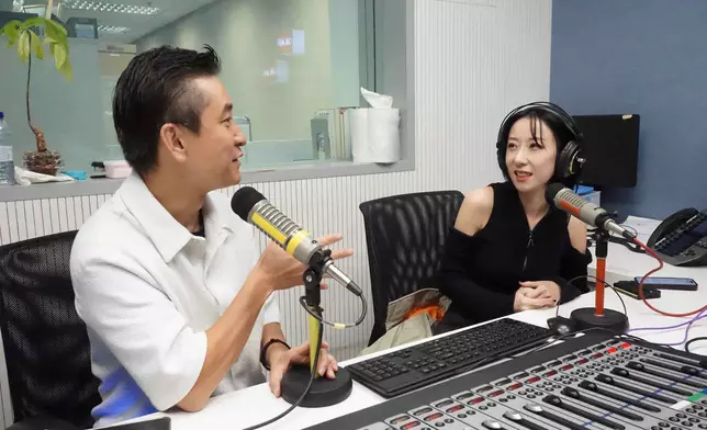 泳兒接受范振鋒邀請接受挑戰首次擔任DJ。