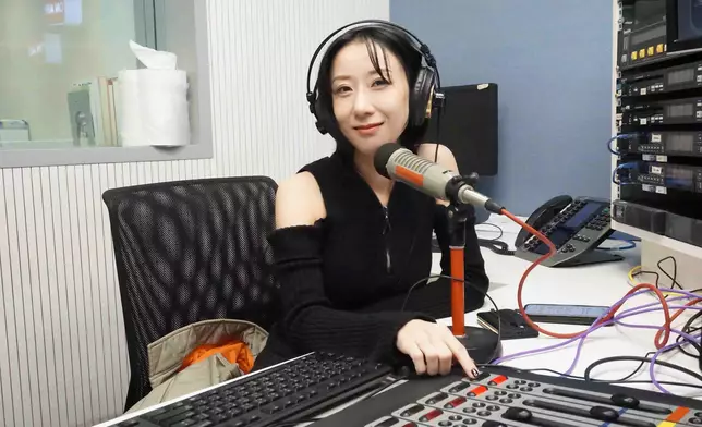 泳衣表示對著空氣說話好難！