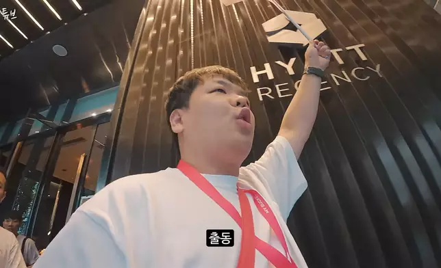 「郭tube」在最新一段影片中到泰國旅遊。 影片截圖