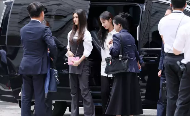 NewJeans成員Minji與Danielle親自現身法院。網上圖片