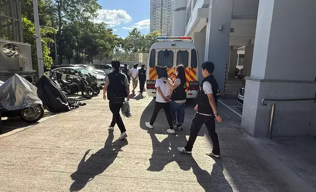 內地人充網約車司機，警方再拘2男1女。巴士的報記者攝