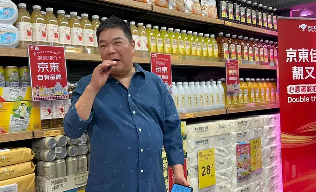 林曉毅表示，今次合作改變明顯，商品透過產地直採與更完善的冷鏈，食材更新鮮。巴士的報記者攝