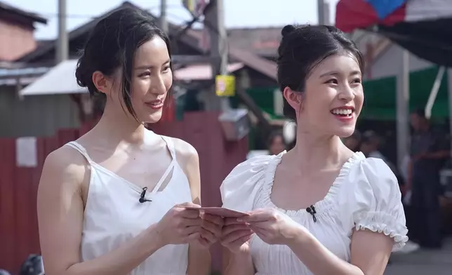 8號岳凡荻（左）／9號陳詠詩