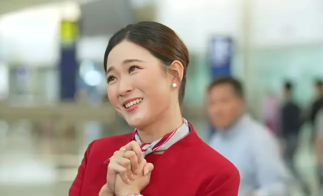 三位港姐輪流向馬國明獻媚，拍出嚟效果幾搞笑。