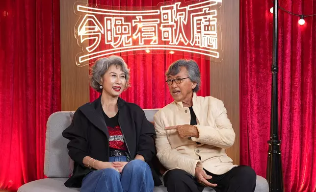 阿Lam笑稱：佢仲嬲我十年前嗰啲…（笑）。