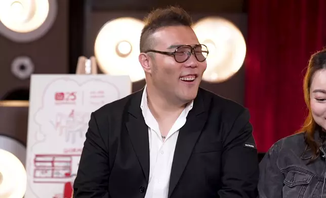 Sally笑說劉洋像招財貓。