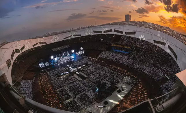 五月天於2012年乘著《諾亞方舟》第一次登陸鳥巢末日二場狂歡。