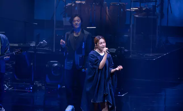 Feanna將原定唱《戀愛預告》突然變成《動地驚天愛戀過》。