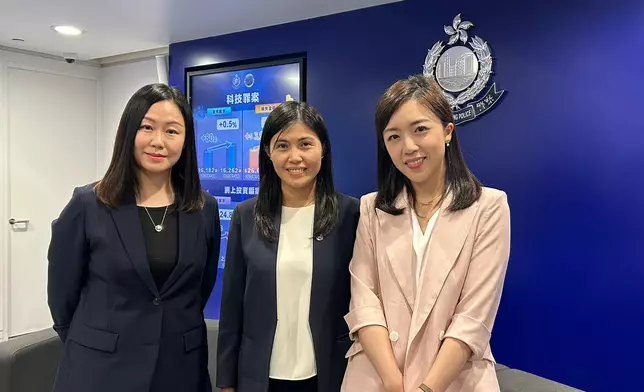 （左起）投委會企業傳訊及特別專案總監林汶鈴、網路安全及科技罪案調查科高級警司梁靄琳、Meta香港公共政策主管譚雋蘭。巴士的報記者攝