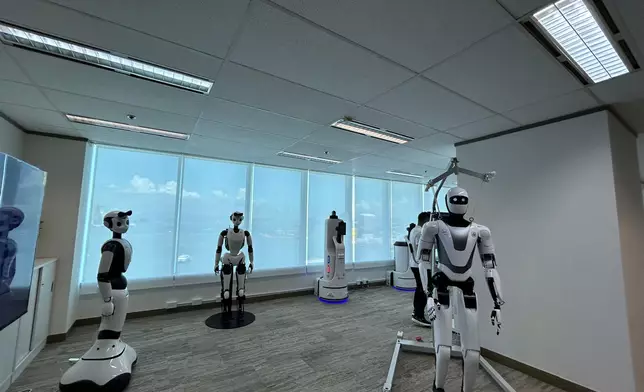 港仔機器人為機器人構建雲端大腦，使其成為統一、標準化的計算設備。巴士的報記者攝