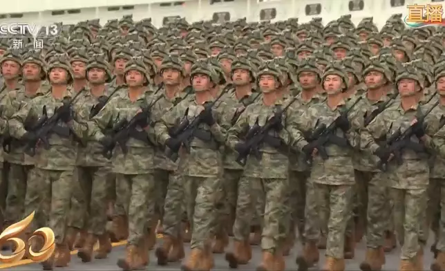 西藏自治區成立60周年慶祝大會在拉薩舉行。