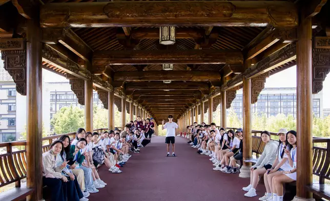 太陽使者參觀杭州師範大學。