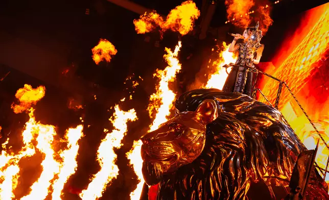 G.E.M.鄧紫棋 I AM GLORIA世界巡迴演唱會2.0香港站》五場演出空前成功。