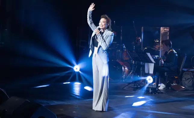 收到不少歌迷的利事鼓勵。