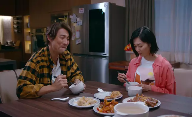 感動忍淚樣，又真摯又靚。