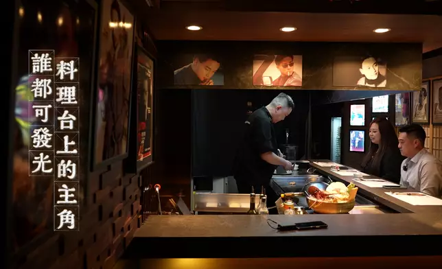 樂師傅的鐵板燒餐廳放滿哥哥張國榮的唱片、海報及紀念品。