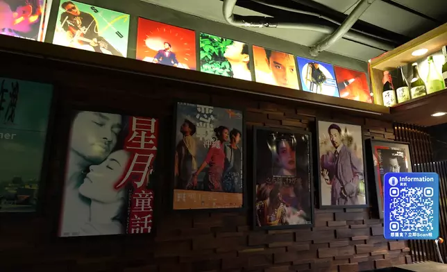 樂師傅的鐵板燒餐廳放滿哥哥張國榮的唱片、海報及紀念品。