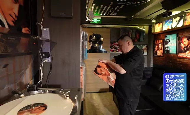 試過客人聽哥哥的歌落淚。