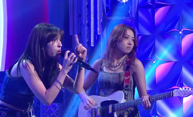 穎喬Ziva、周智敏Emily獻唱《娛樂人生》。