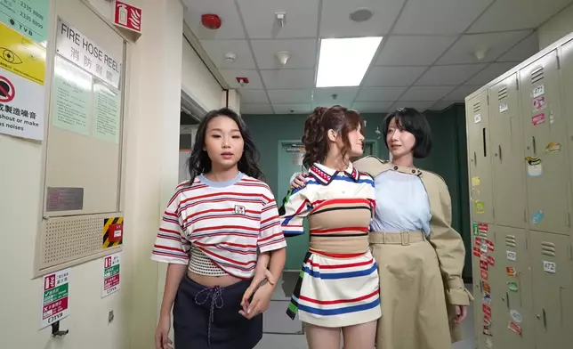 泳兒更被學員稱為媽咪：真係好似一個family，就好似我哋嘅媽咪咁樣。