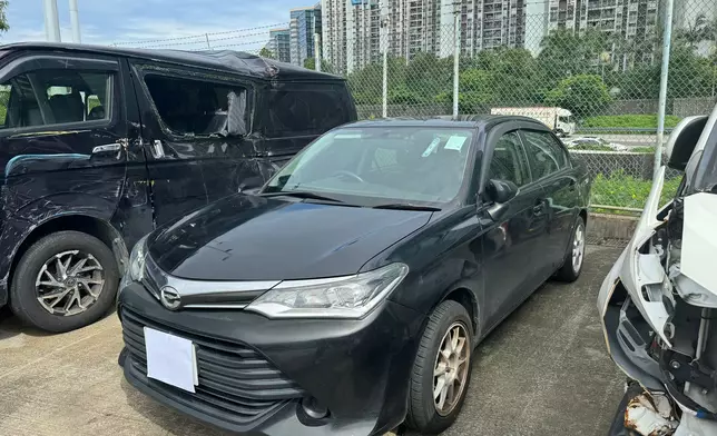 警方打擊白牌車，成功破獲兩個白牌車犯罪集團，扣留涉案車輛。