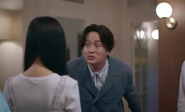 如果細心留意，不難發現謝東閔啲戲中戲係演得專登over啲，但Karen就將程晴嘅緊張演繹到好到位。