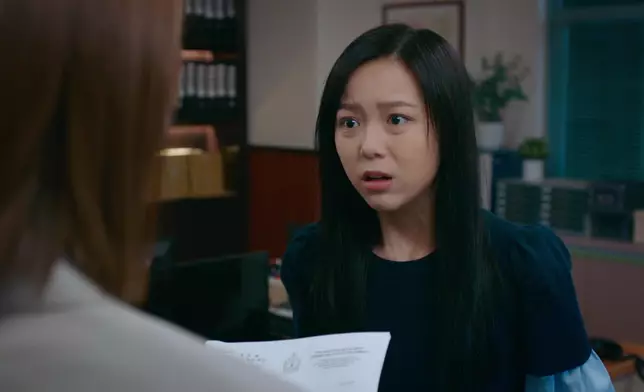 Karen都有以行政Look出現架，都幾靚女架。