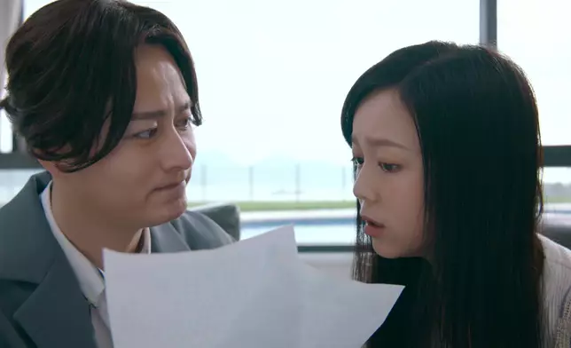 估唔到只可以NG兩次嘅罪魁禍首係呢張手寫嘅「劇本」。連戲中戲嘅「劇本」，都要跟到足用手寫出嚟，劇組製作真係好認真。