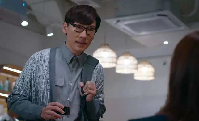 呢個水杯「隔水錫錫」嘅笑容好心寒。