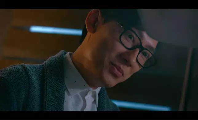 一邊煮意粉、一邊入晒魔咁講自己點殺死出軌嘅前度，好驚。