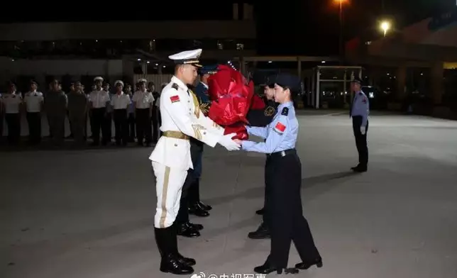 駐港部隊完成第28次建制單位輪換。央視軍事